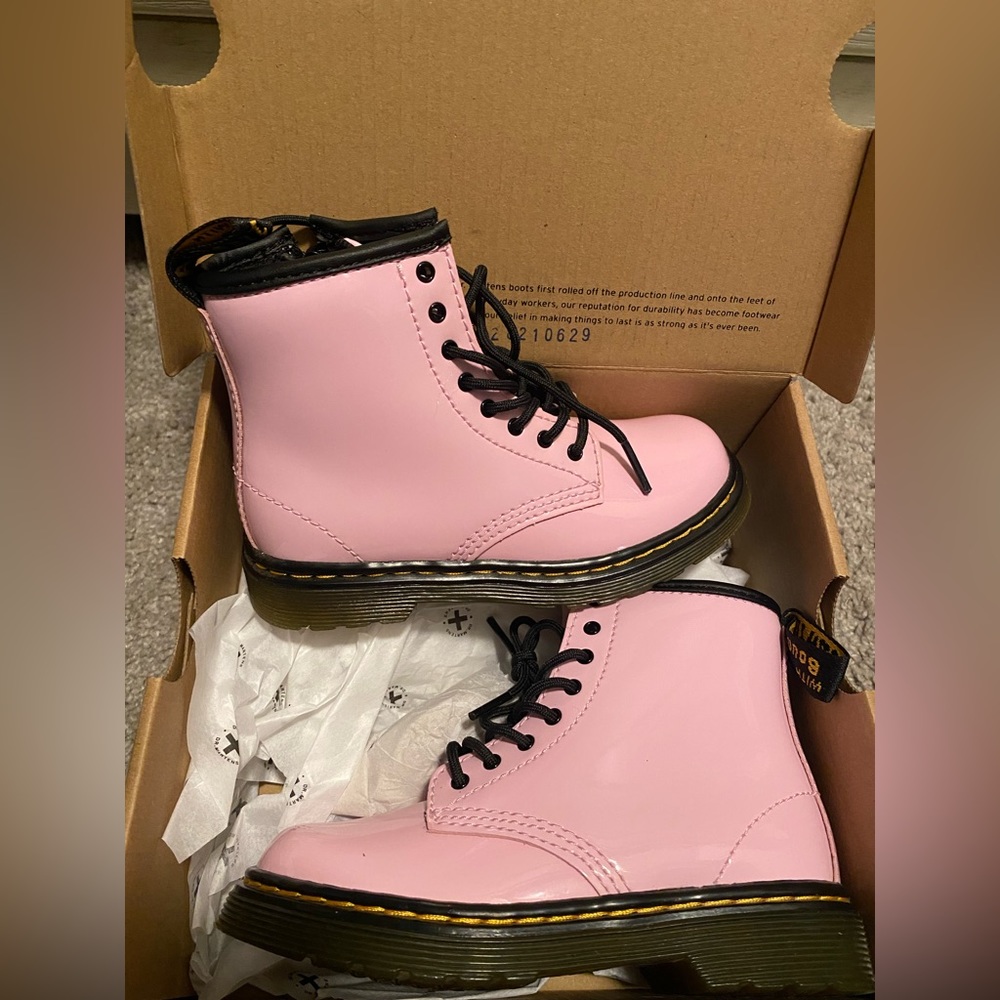 Pink/black kids Boots